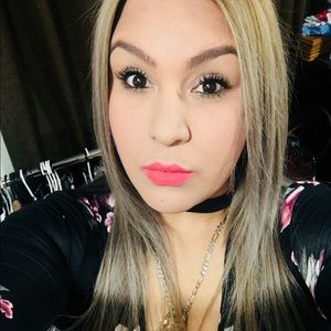 Meet your Posher, Esther